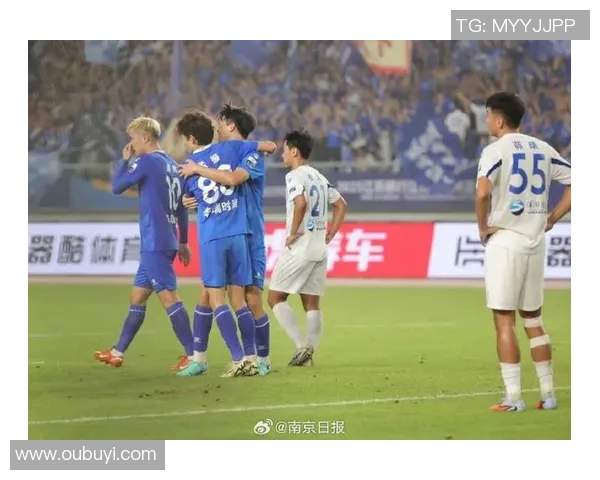 南京足球队的现状揭秘与未来展望:巨献足球的魅力与挑战 南京足球队的现状揭秘与未来展望:巨献足球的魅力与挑战