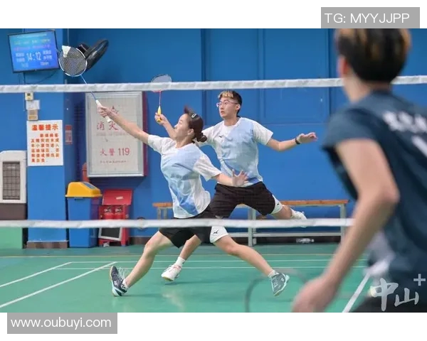 赵芳亲授羽毛球技巧与心得助你提升球技的独家分享